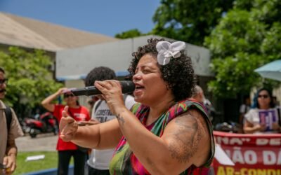 Dani Portela protesta junto a estudantes pela reforma da Escola Senador Novaes Filho na Várzea