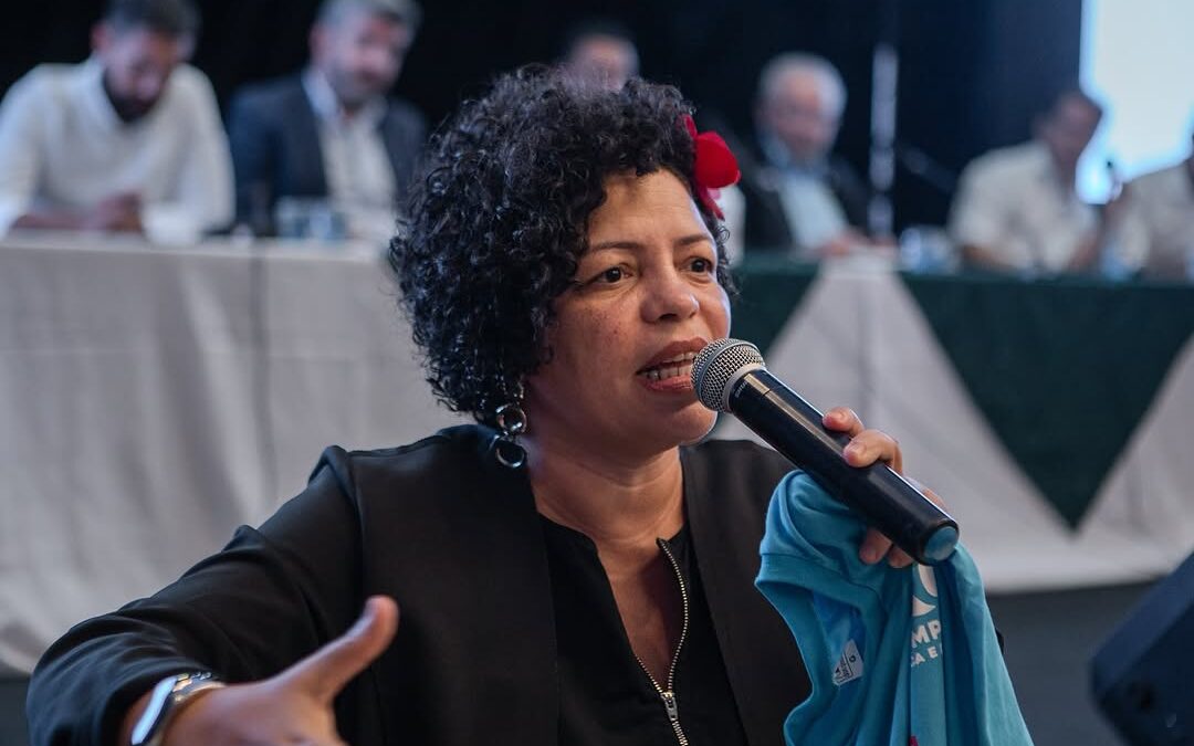 Dani Portela participa de audiência pública sobre concessão da Compesa